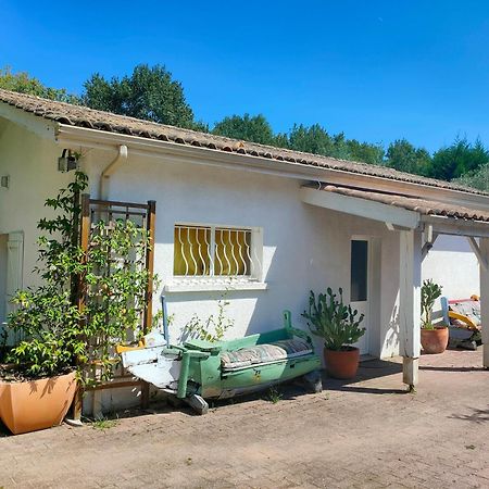 Villa Un Petit Coin De Campagne Beychac-et-Caillau Exterior foto