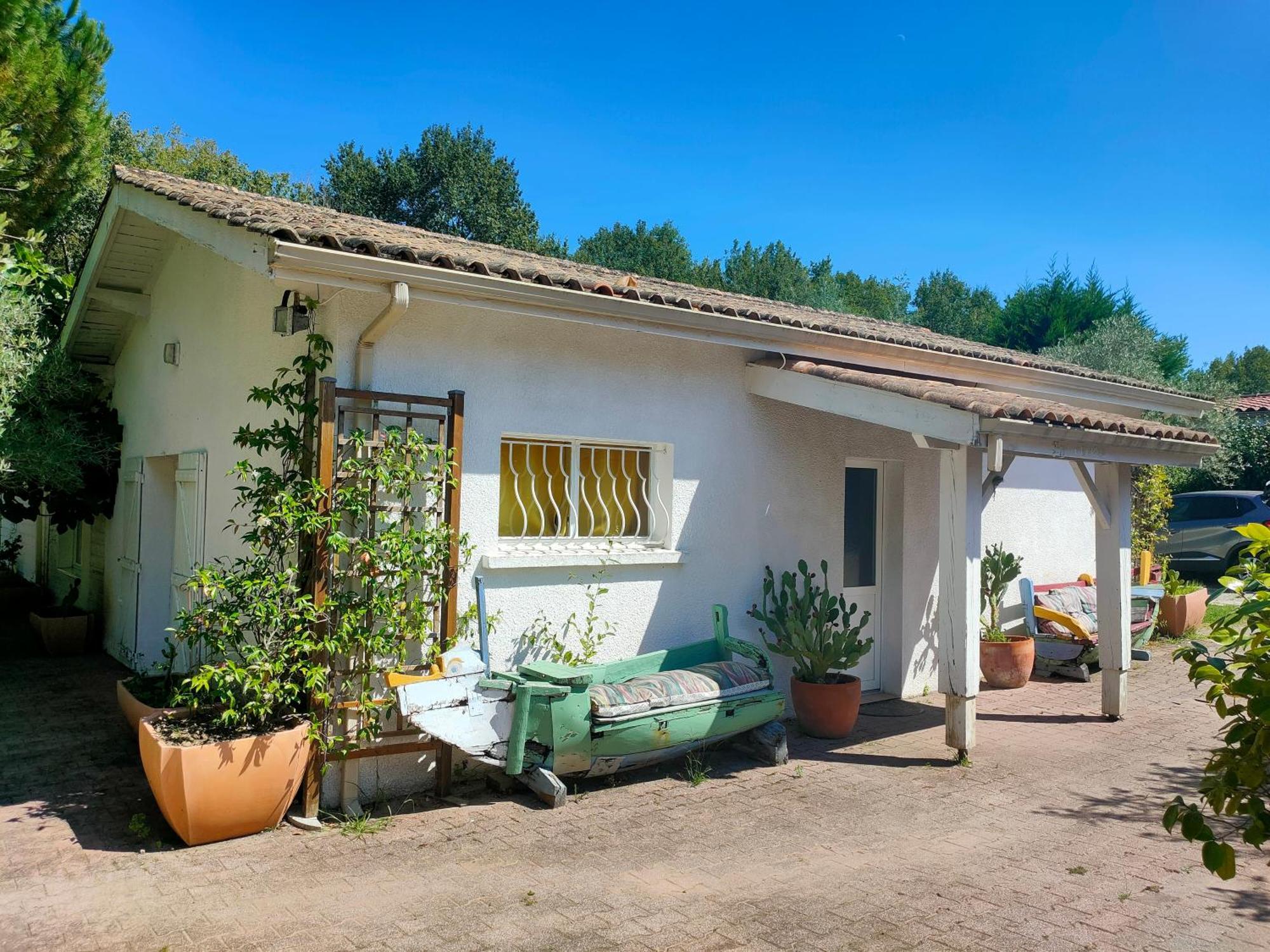 Villa Un Petit Coin De Campagne Beychac-et-Caillau Exterior foto